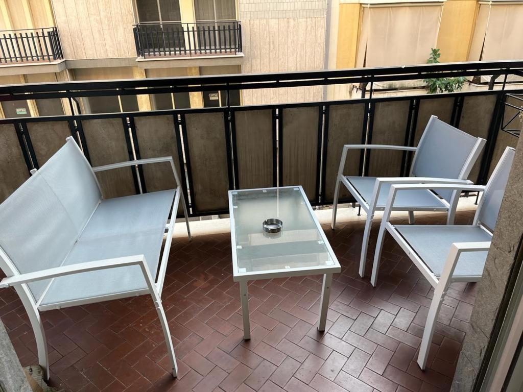 Casa Vacanze Cado Dalle Nubi 2 Ampie Stanze In 4-6 Posti Letto 1 Bagno Privato E Balconi Ideale Per Famiglie E Gruppo Di Amici